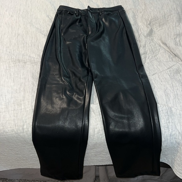 black fashion nova leather pant size medium - Picture 4 of 7